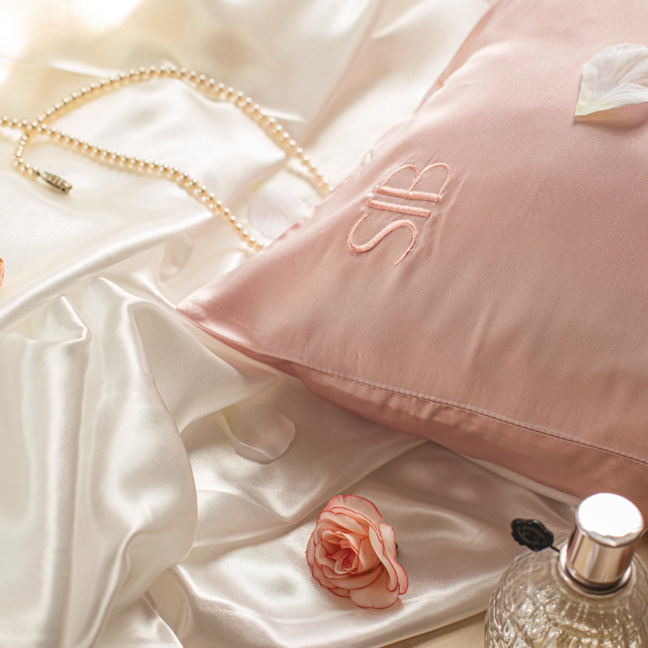 SIB® Hyaluronic acid infused silk pillowcase