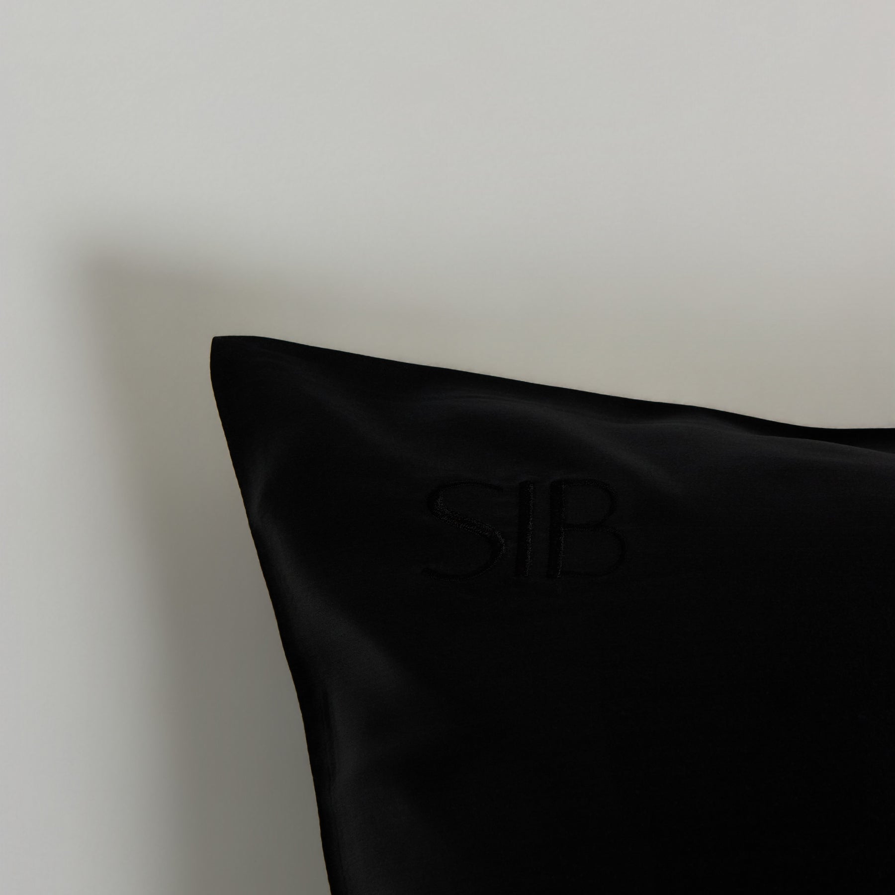 SIB® Hyaluronic acid infused silk pillowcase
